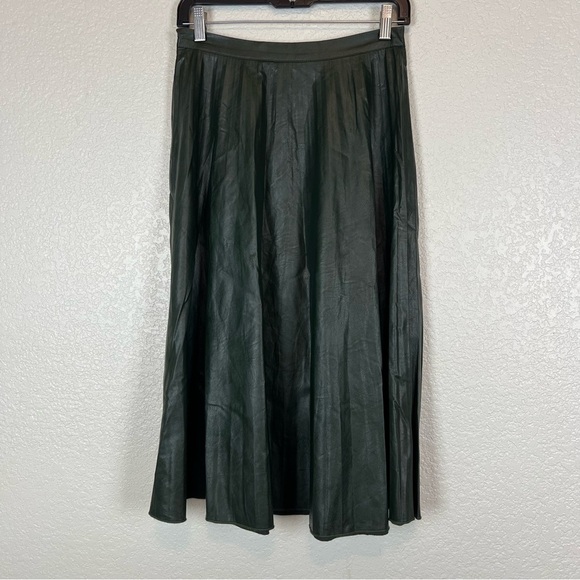 SIGNATURE STUDIO Pleated Vegan Leather Green Full Midi Skirt size Small - Picture 9 of 9